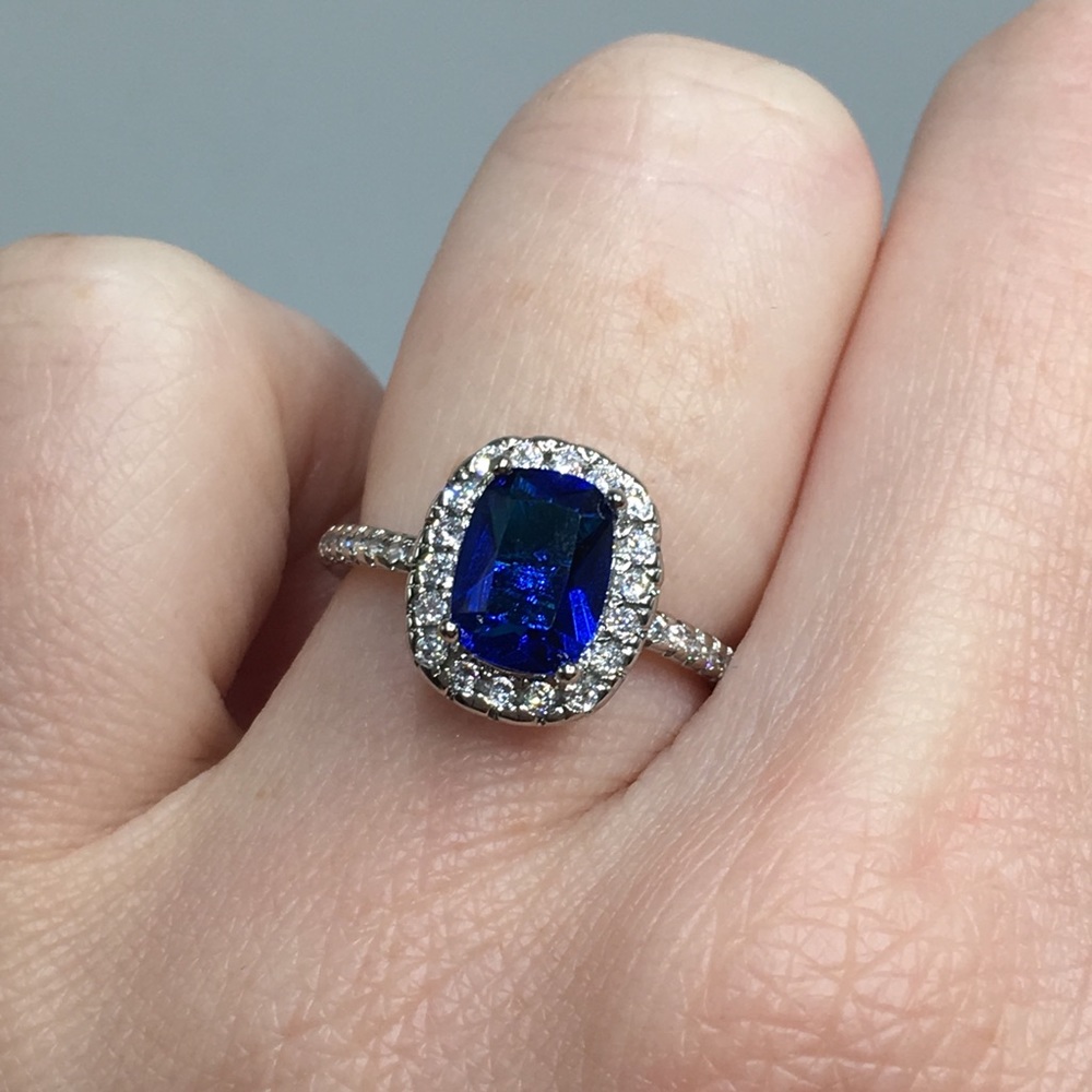 14k white gold sapphire halo engagement ring - Picture 7 of 8